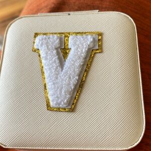 Parima travel jewelry box. Inital V. New in package.